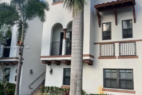 Condo in Doral, Florida, 2 bedrooms  № 2052913 - photo 2