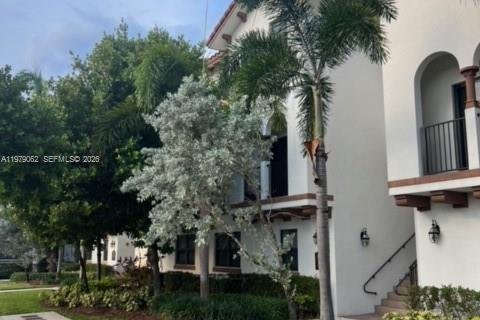 Condo in Doral, Florida, 2 bedrooms  № 2052913 - photo 3