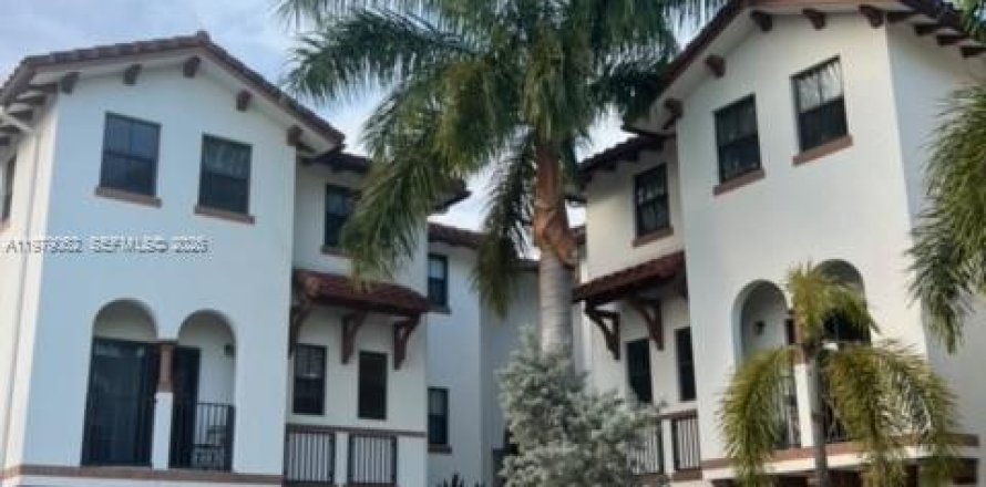 Condo in Doral, Florida, 2 bedrooms  № 2052913