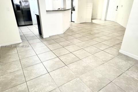 Condo in Doral, Florida, 2 bedrooms  № 2052913 - photo 11