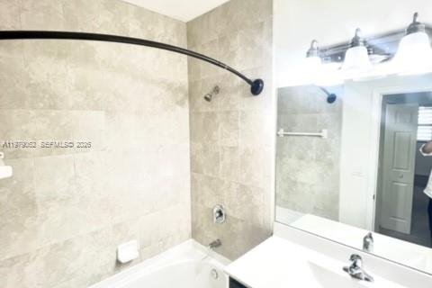 Condo in Doral, Florida, 2 bedrooms  № 2052913 - photo 15