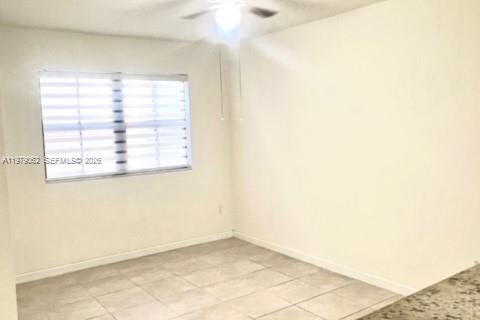 Condo in Doral, Florida, 2 bedrooms  № 2052913 - photo 10