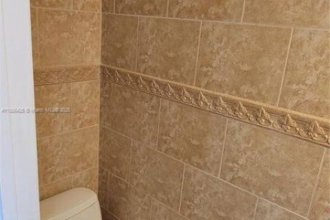 Снять в аренду кондоминиум в Хайалиа, Флорида 2 спальни, 76.92м2, № 1933286 - фото 9