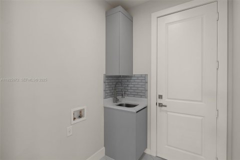 Casa en venta en Naples, Florida, 3 dormitorios, 141.12 m2 № 1983729 - foto 24