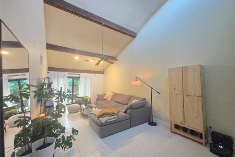 House in Plantation, Florida 2 bedrooms, 99.78 sq.m. № 1945629 - photo 7