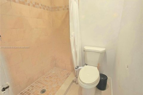 House in Plantation, Florida 2 bedrooms, 99.78 sq.m. № 1945629 - photo 14