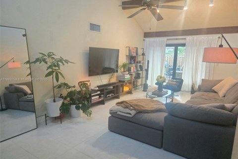 House in Plantation, Florida 2 bedrooms, 99.78 sq.m. № 1945629 - photo 6