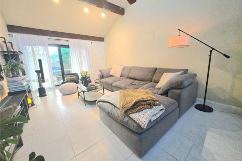 House in Plantation, Florida 2 bedrooms, 99.78 sq.m. № 1945629 - photo 5