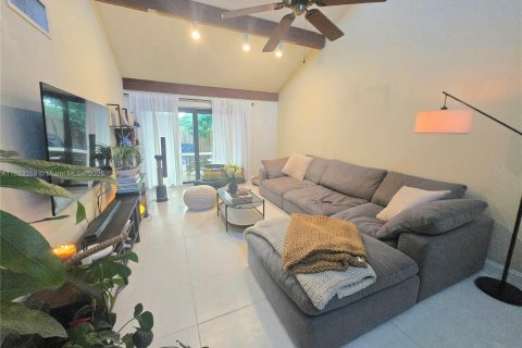 House in Plantation, Florida 2 bedrooms, 99.78 sq.m. № 1945629 - photo 8