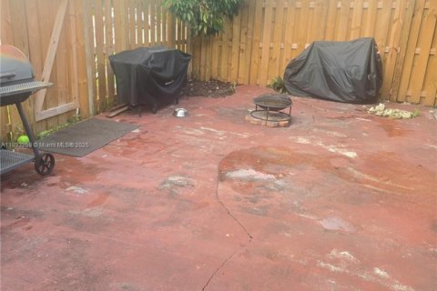 House in Plantation, Florida 2 bedrooms, 99.78 sq.m. № 1945629 - photo 19