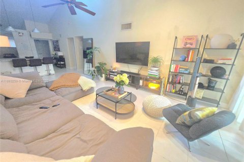 House in Plantation, Florida 2 bedrooms, 99.78 sq.m. № 1945629 - photo 9