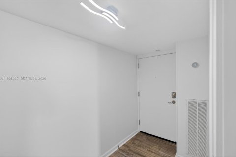 Condominio en venta en Miami Beach, Florida, 3 dormitorios, 152.82 m2 № 2050051 - foto 7