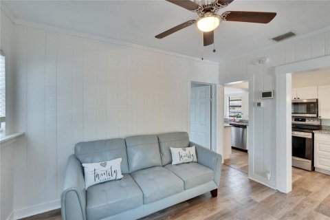 House in Clearwater, Florida 3 bedrooms, 73.58 sq.m. № 2218821 - photo 6