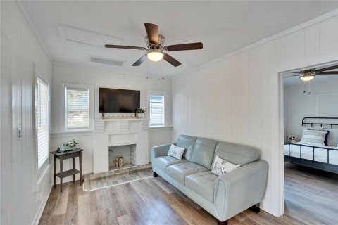 House in Clearwater, Florida 3 bedrooms, 73.58 sq.m. № 2218821 - photo 4