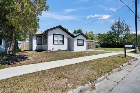 House in Clearwater, Florida 3 bedrooms, 73.58 sq.m. № 2218821 - photo 24