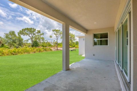 House in Port Charlotte, Florida 3 bedrooms, 150.22 sq.m. № 1014896 - photo 28