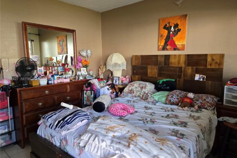 Condo in Hallandale Beach, Florida, 1 bedroom № 2246902 - photo 5