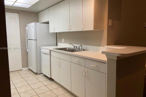 Condo in West Palm Beach, Florida, 3 bedrooms  № 2170211 - photo 7