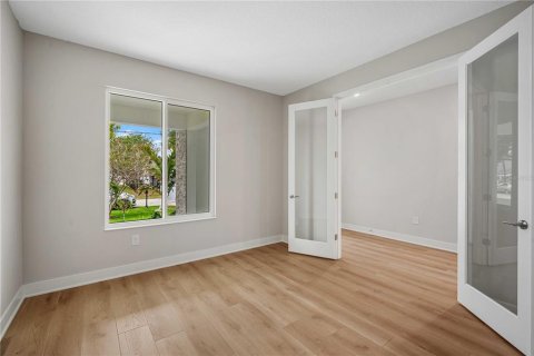 Casa en venta en Tampa, Florida, 4 dormitorios, 307.13 m2 № 2152380 - foto 13