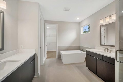 Casa en venta en Tampa, Florida, 4 dormitorios, 307.13 m2 № 2152380 - foto 21