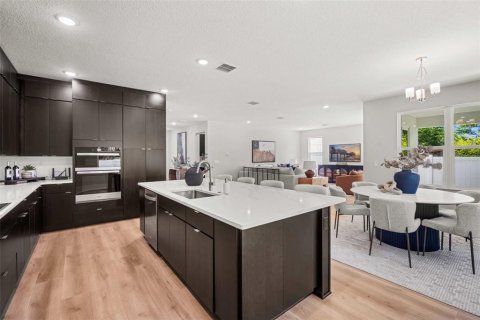 Casa en venta en Tampa, Florida, 4 dormitorios, 307.13 m2 № 2152380 - foto 6