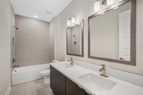 Casa en venta en Tampa, Florida, 4 dormitorios, 307.13 m2 № 2152380 - foto 29