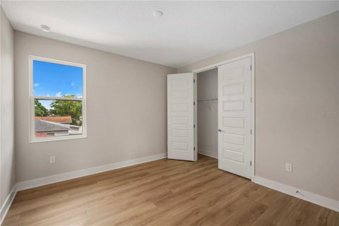 Casa en venta en Tampa, Florida, 4 dormitorios, 307.13 m2 № 2152380 - foto 25