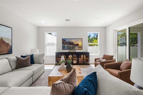 Casa en venta en Tampa, Florida, 4 dormitorios, 307.13 m2 № 2152380 - foto 8