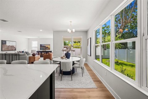 Casa en venta en Tampa, Florida, 4 dormitorios, 307.13 m2 № 2152380 - foto 11