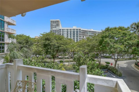 Condo in Key Biscayne, Florida, 2 bedrooms  № 1802531 - photo 17