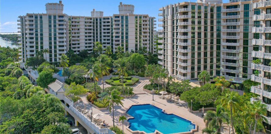Condo in Key Biscayne, Florida, 2 bedrooms  № 1802531