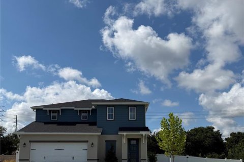 House in Orlando, Florida 5 bedrooms, 240.99 sq.m. № 2217997 - photo 4