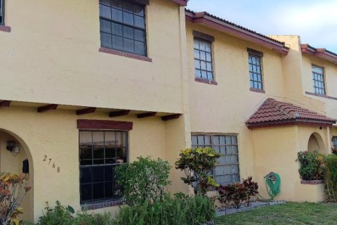 Condo in Lauderdale Lakes, Florida, 3 bedrooms № 2176231