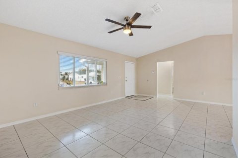 Casa en venta en Summerfield, Florida, 3 dormitorios, 157 m2 № 2100456 - foto 8