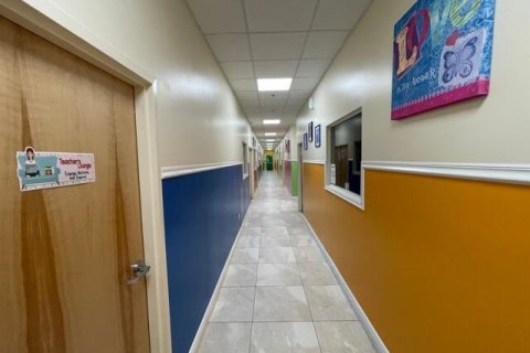 Immobilier commercial à vendre à Mangonia Park, Floride № 2082246 - photo 5