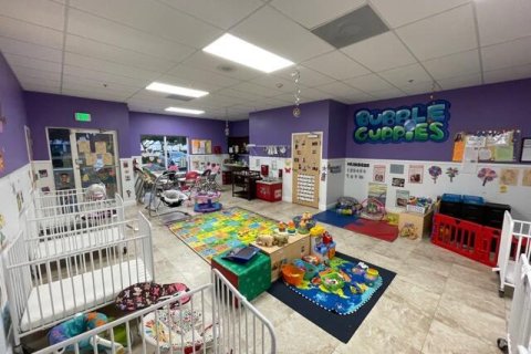 Immobilier commercial à vendre à Mangonia Park, Floride № 2082246 - photo 6
