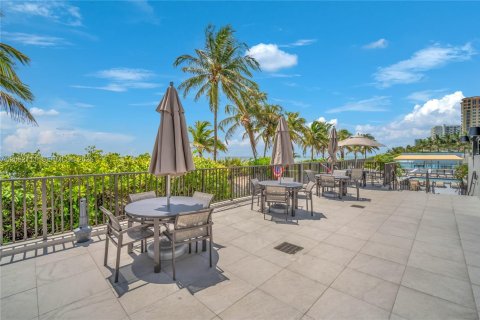 Condo in Hallandale Beach, Florida, 1 bedroom  № 2276673 - photo 30