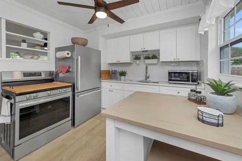 Купить виллу или дом в Сент-Пит-Бич, Флорида 3 комнаты, 93.83м2, № 2409905 - фото 8
