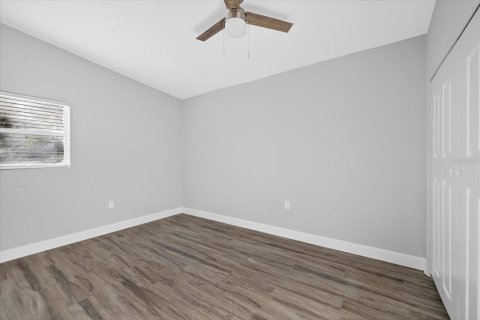 House in Dade City, Florida 3 bedrooms, 141.3 sq.m. № 2155396 - photo 16