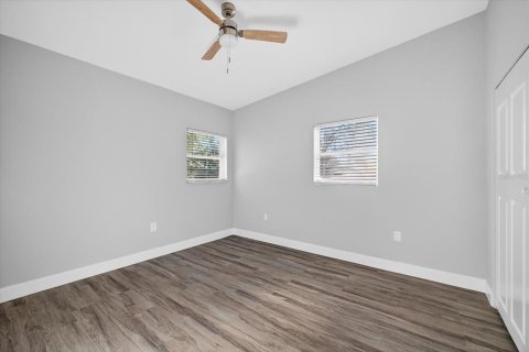 House in Dade City, Florida 3 bedrooms, 141.3 sq.m. № 2155396 - photo 14