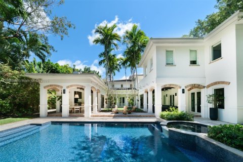 House in Miami, Florida 6 bedrooms, 605.91 sq.m. № 1922663 - photo 2