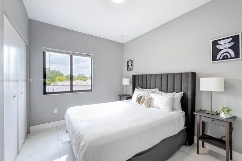 Купить коммерческую недвижимость в Майами, Флорида 321.07м2, № 2063057 - фото 13