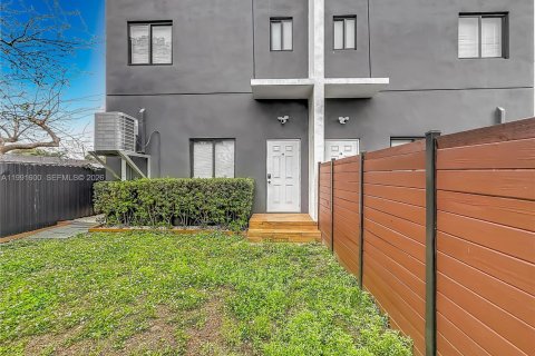 Купить коммерческую недвижимость в Майами, Флорида 321.07м2, № 2063057 - фото 20