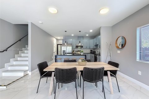 Купить коммерческую недвижимость в Майами, Флорида 321.07м2, № 2063057 - фото 5