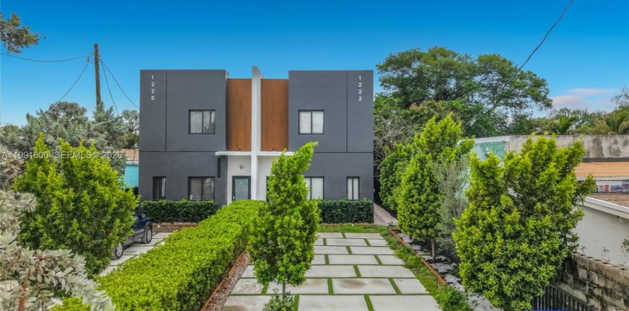 Коммерческая недвижимость в Майами, Флорида 321.07м2 № 2063057