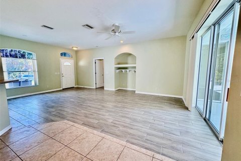 Villa ou maison à louer à North Port, Floride: 3 chambres, 140.65 m2 № 2093335 - photo 6
