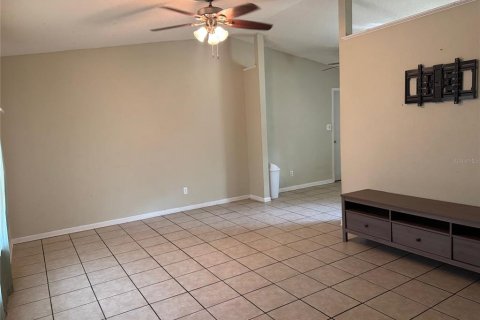 Villa ou maison à louer à Dade City, Floride: 2 chambres, 98.66 m2 № 2156320 - photo 7