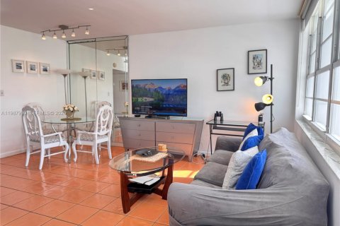 Copropriété à louer à Miami Beach, Floride: 49.7 m2 № 2154835 - photo 3