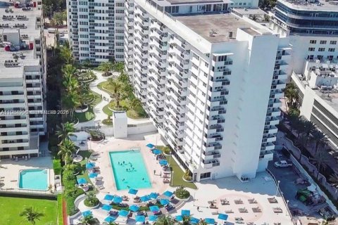 Copropriété à louer à Miami Beach, Floride: 49.7 m2 № 2154835 - photo 23