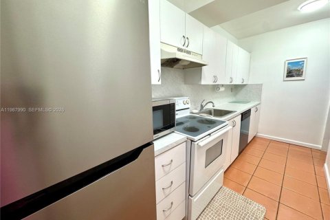 Copropriété à louer à Miami Beach, Floride: 49.7 m2 № 2154835 - photo 8